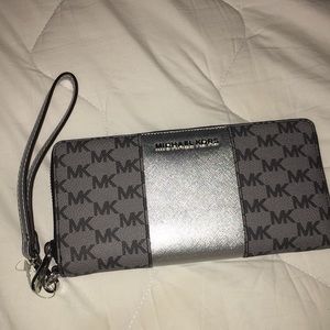 Michael Kors wallet